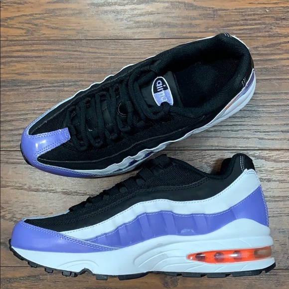 • NIKE AIR MAX ‘95 LE WMNS Black/Total Orange - Picture 4 of 16